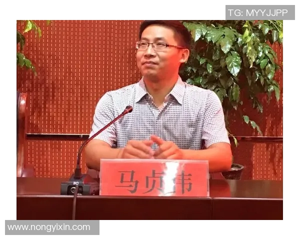 贾诚的成长之路：从平凡少年到卓越领袖的奋斗历程