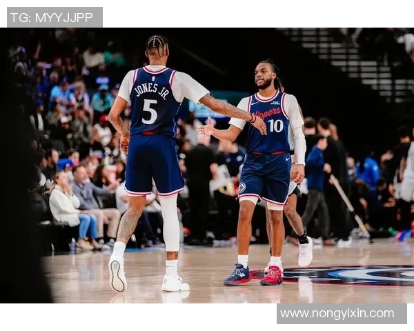 马刺与快船七场精彩对决录像回顾与分析全景展示