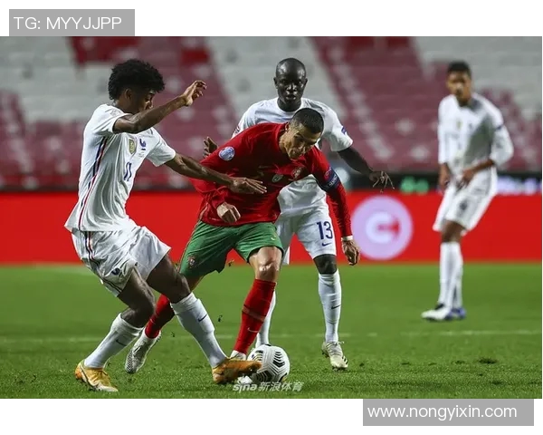 德里城与明迪纳的激烈对决揭示足球战术与团队合作的重要性