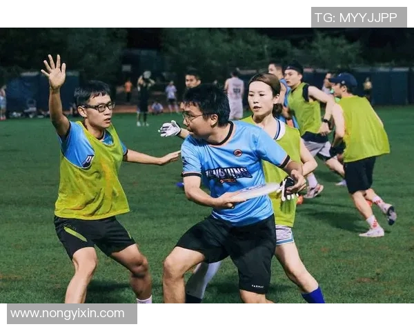 飞盘战术解析：深入探讨上海飞盘队的包夹策略与执行技巧